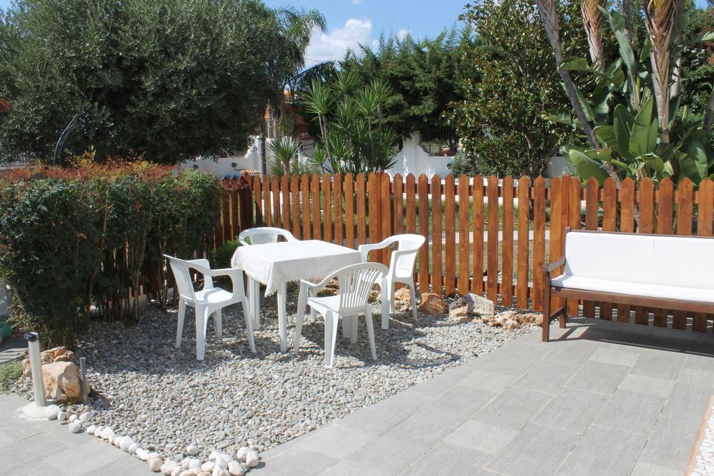 L'Albero Dei Limoni B&B Таранто Экстерьер фото